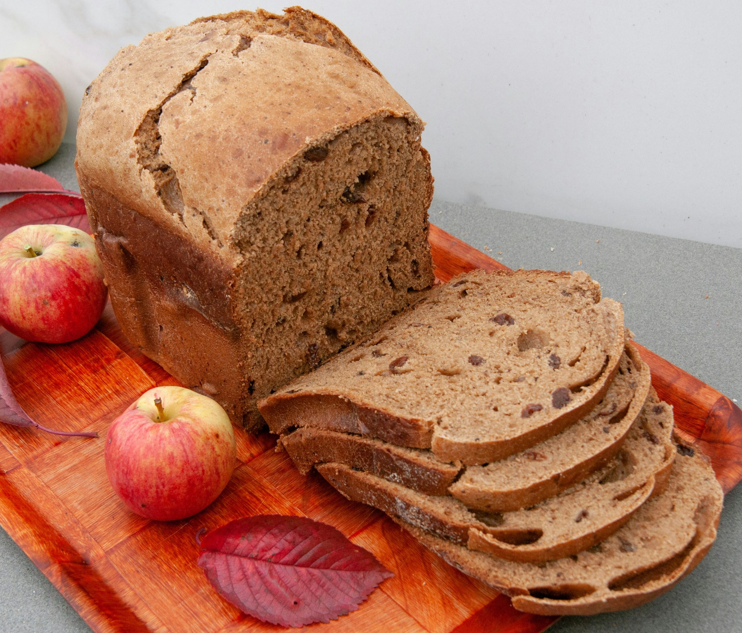 Cinnamon Apple Bread: A Cozy Loaf for Crisp Autumn Mornings